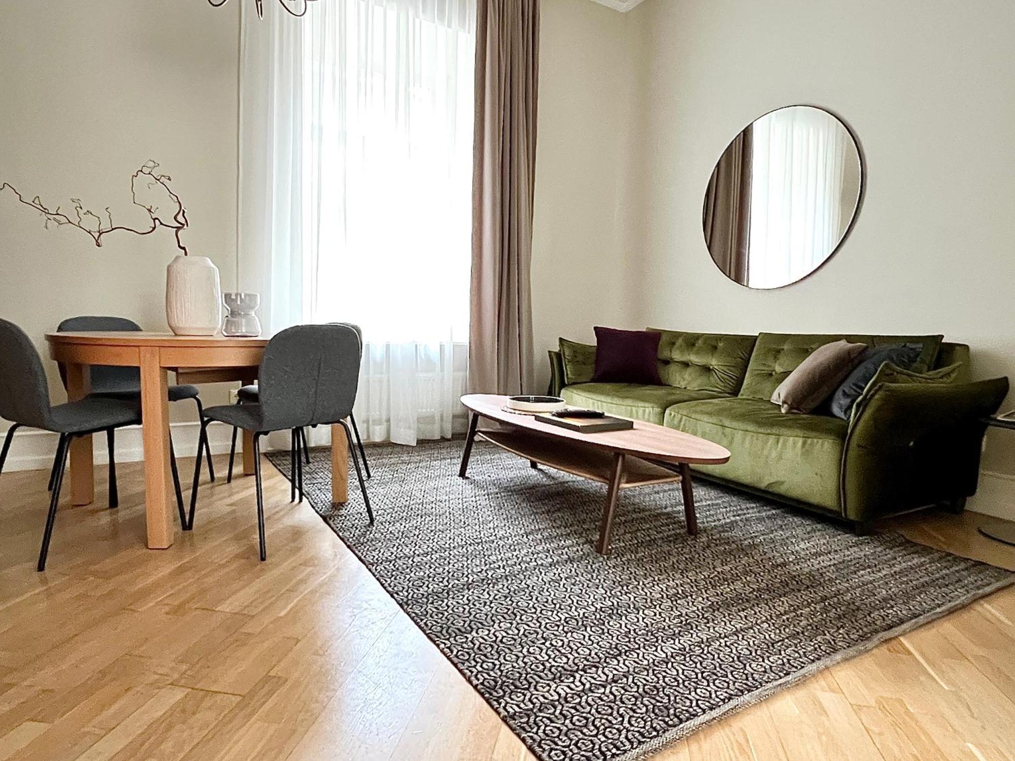 & - Town Hall Apartment