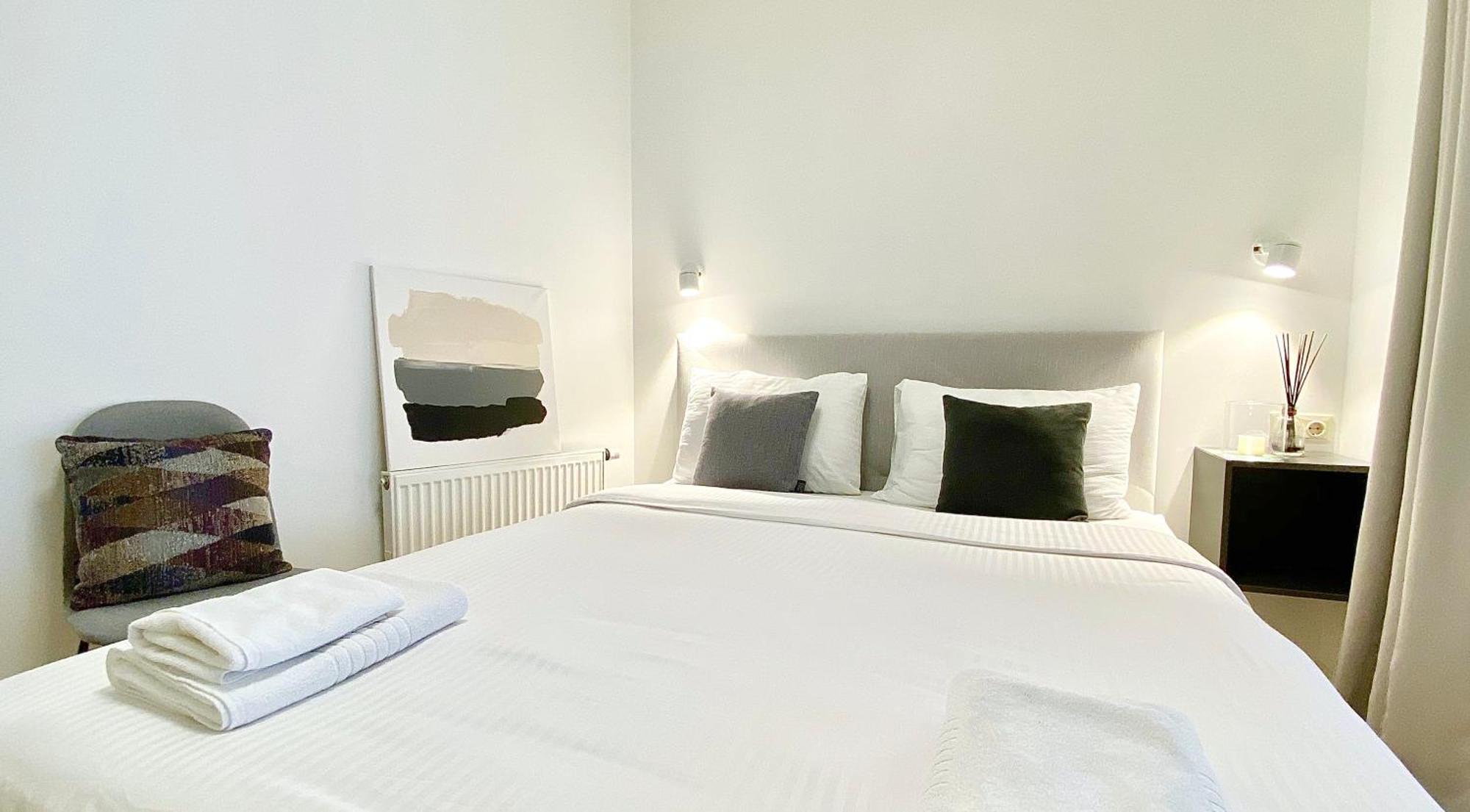 & - Town Hall Apartment *