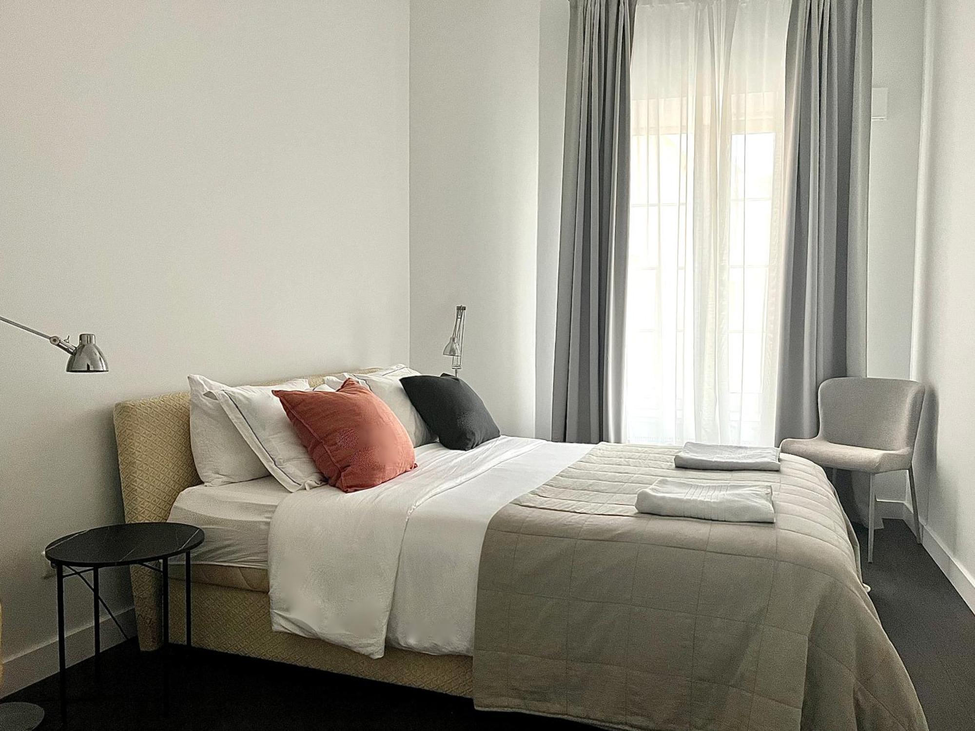 & - Town Hall Apartment