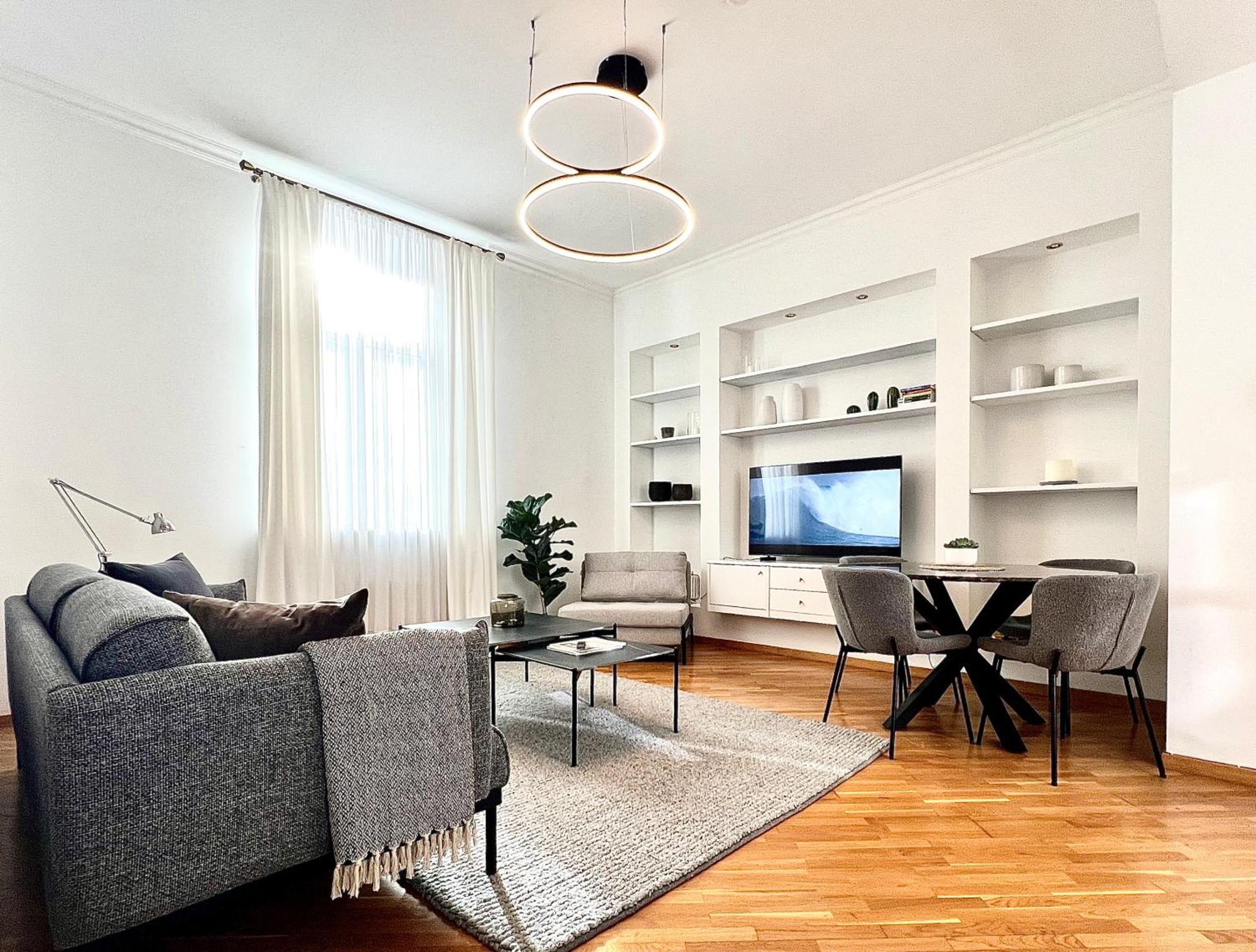 & - Town Hall Apartment *