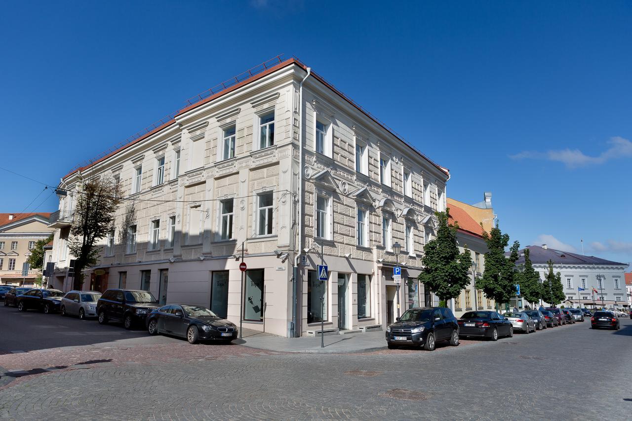 Apartment & - Town Hall *